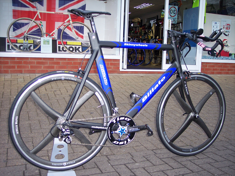 Big crono bike with some nice Tiso and Stella Azzurra parts...   The "Look" track bike in the shop window behind the Billato is Chris Boardman's hour record bike - also a Billato built frame ! 